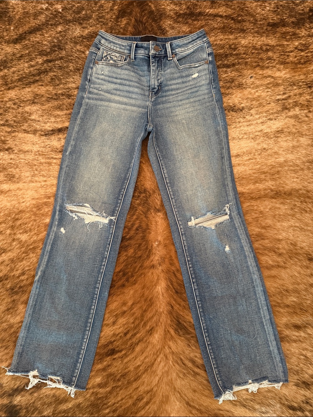 Buckle Classic Straight-Leg Jeans in Light Blue Wash with Distressed Knees